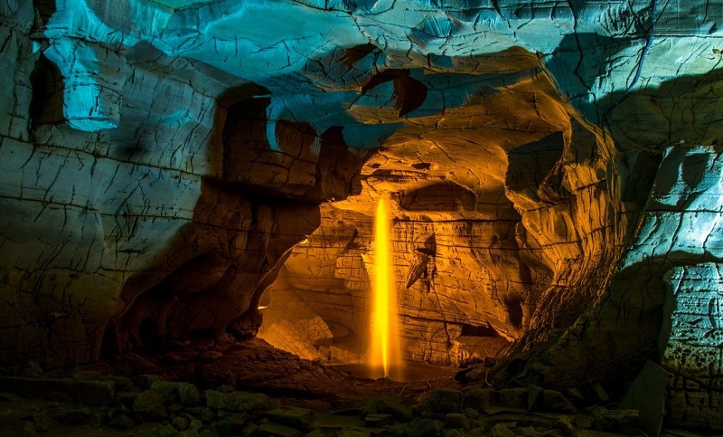 Cave natural fountain